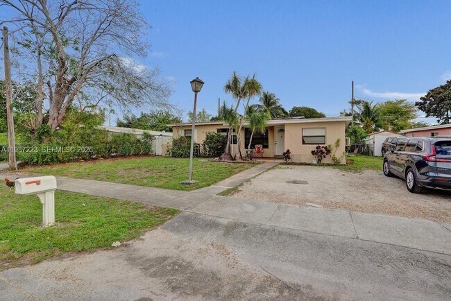 Building Photo - 3500 SW 37th St