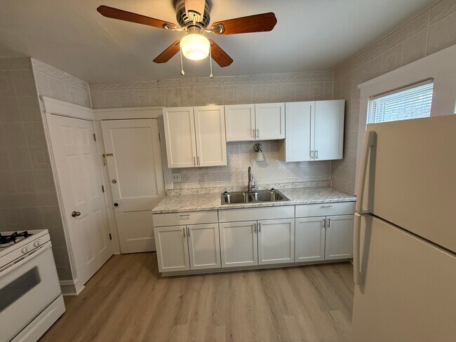 Building Photo - 11916 Browning Ave