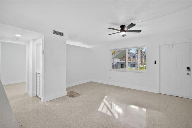 Building Photo - 1821 Middle River Dr