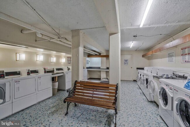 Building Photo - 206 N Trenton St