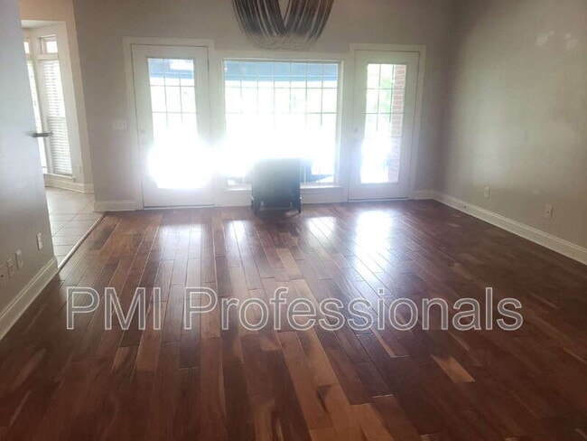 Building Photo - 1205 Cascade Falls Dr