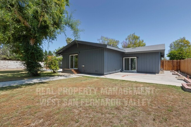 Building Photo - Beautifully Remodeled Single Family Home with Pool