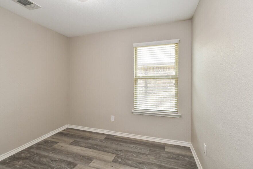 Building Photo - 965 Corbitt Ln