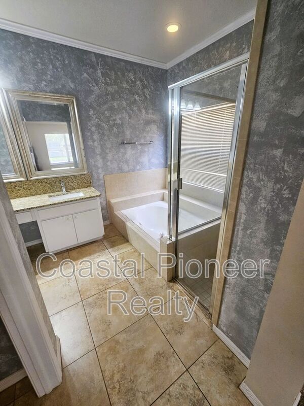 Building Photo - 9708 Dunscroft Ln