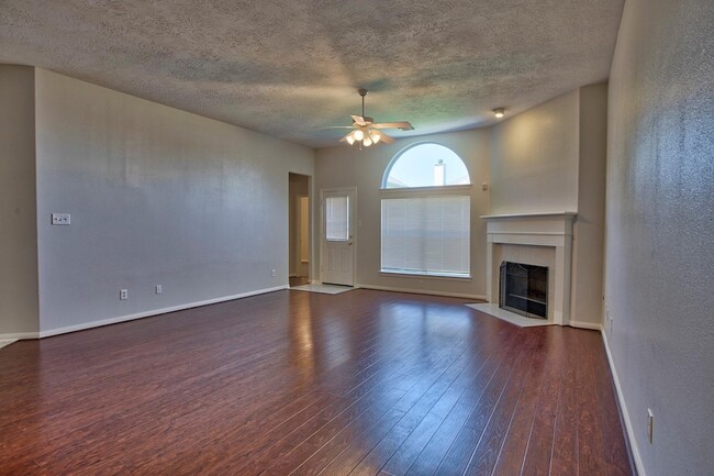 Building Photo - 6715 Village Bridge Dr