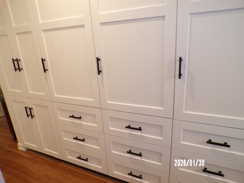 Building Photo - 1621 Hotel Cir S