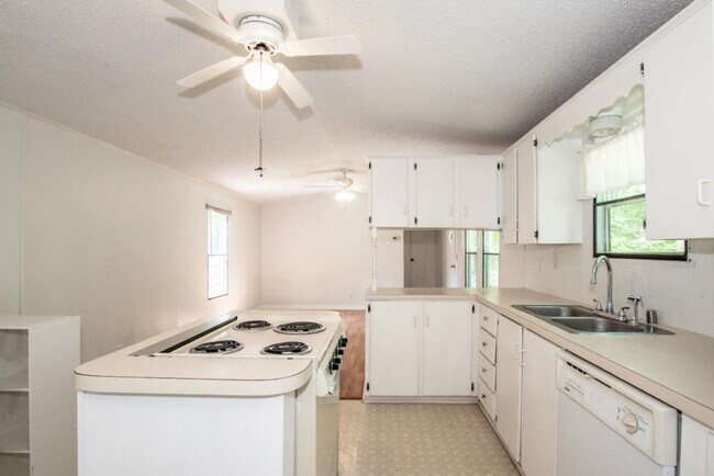 Building Photo - 7967 Caswell Rd