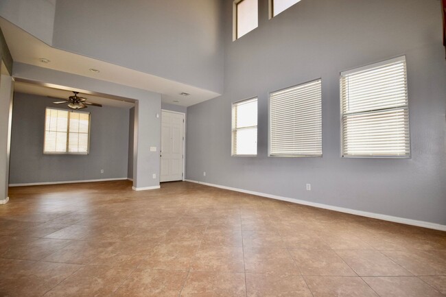 Building Photo - Beautiful Queen Creek home with a Pool!