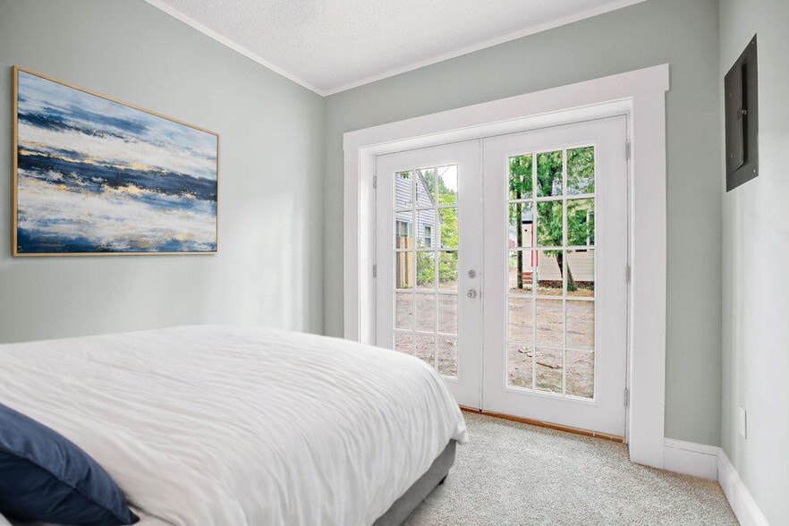 Building Photo - 1927 Monroe St