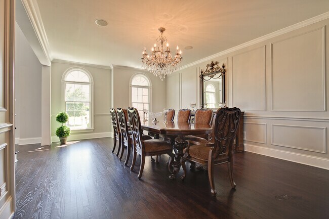 Building Photo - 8 Turnbury Ct