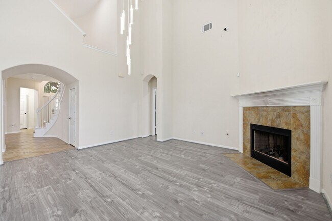Building Photo - 5002 Rollingstone Rd