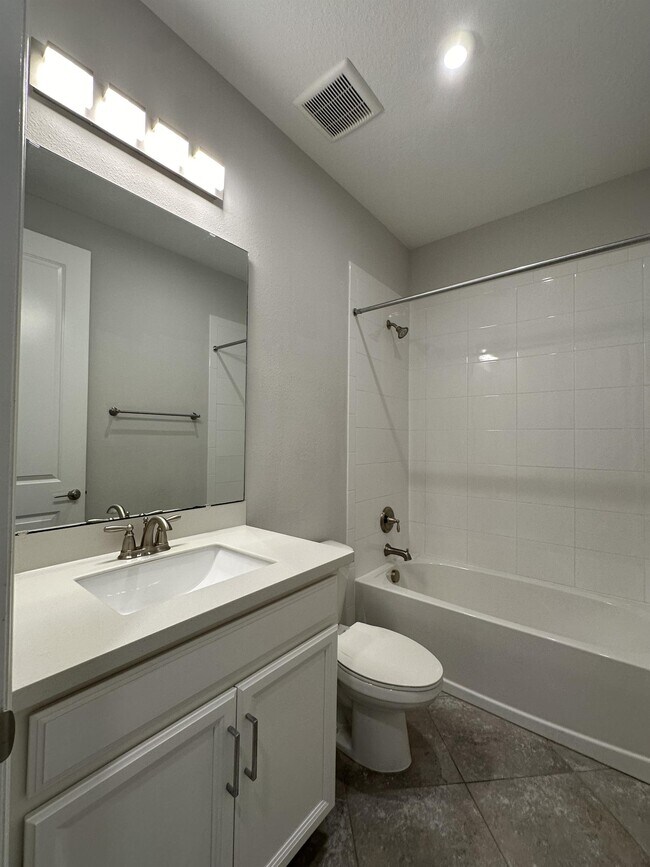 Building Photo - 24 Woodsong Ln