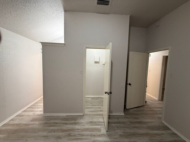 Building Photo - 11371 Fish Springs Dr