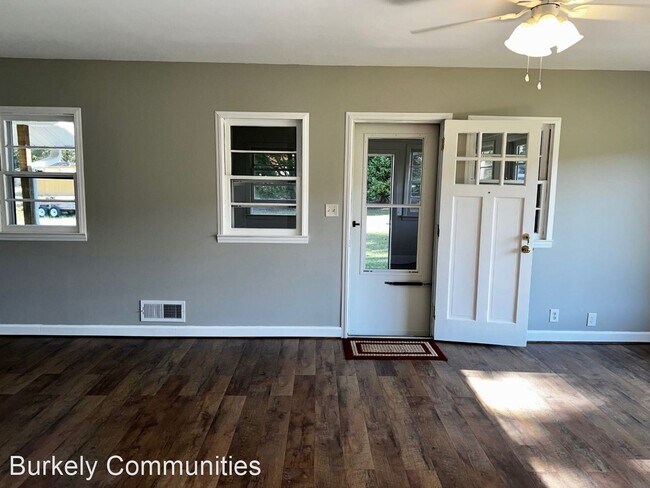 Building Photo - 3 br, 2 bath House - 3000 Wentworth St.