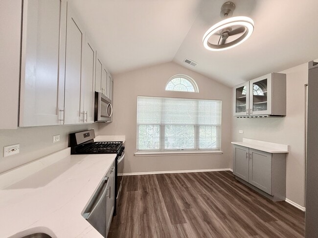 Building Photo - 1623 Camberley Ct