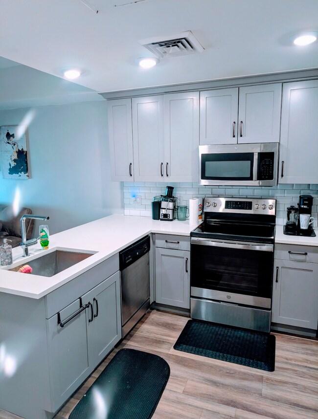 Building Photo - 475 N 9th St