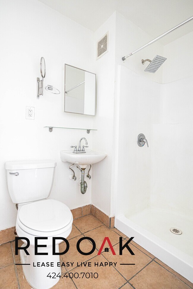 Building Photo - 744 Beacon Ave