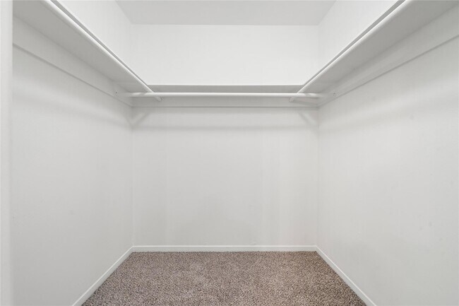 Building Photo - 6007 Claridge Dr