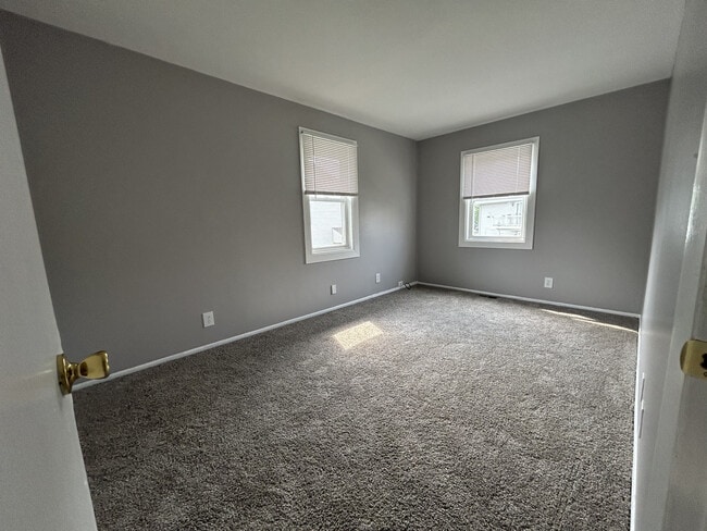 Building Photo - 2330 Carnation Dr
