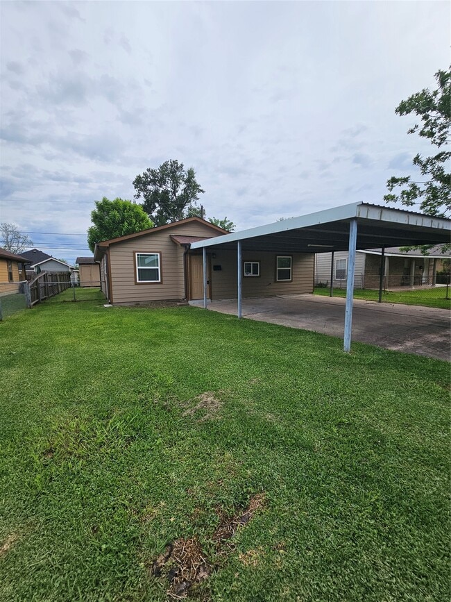 Building Photo - 10230 Pillot St