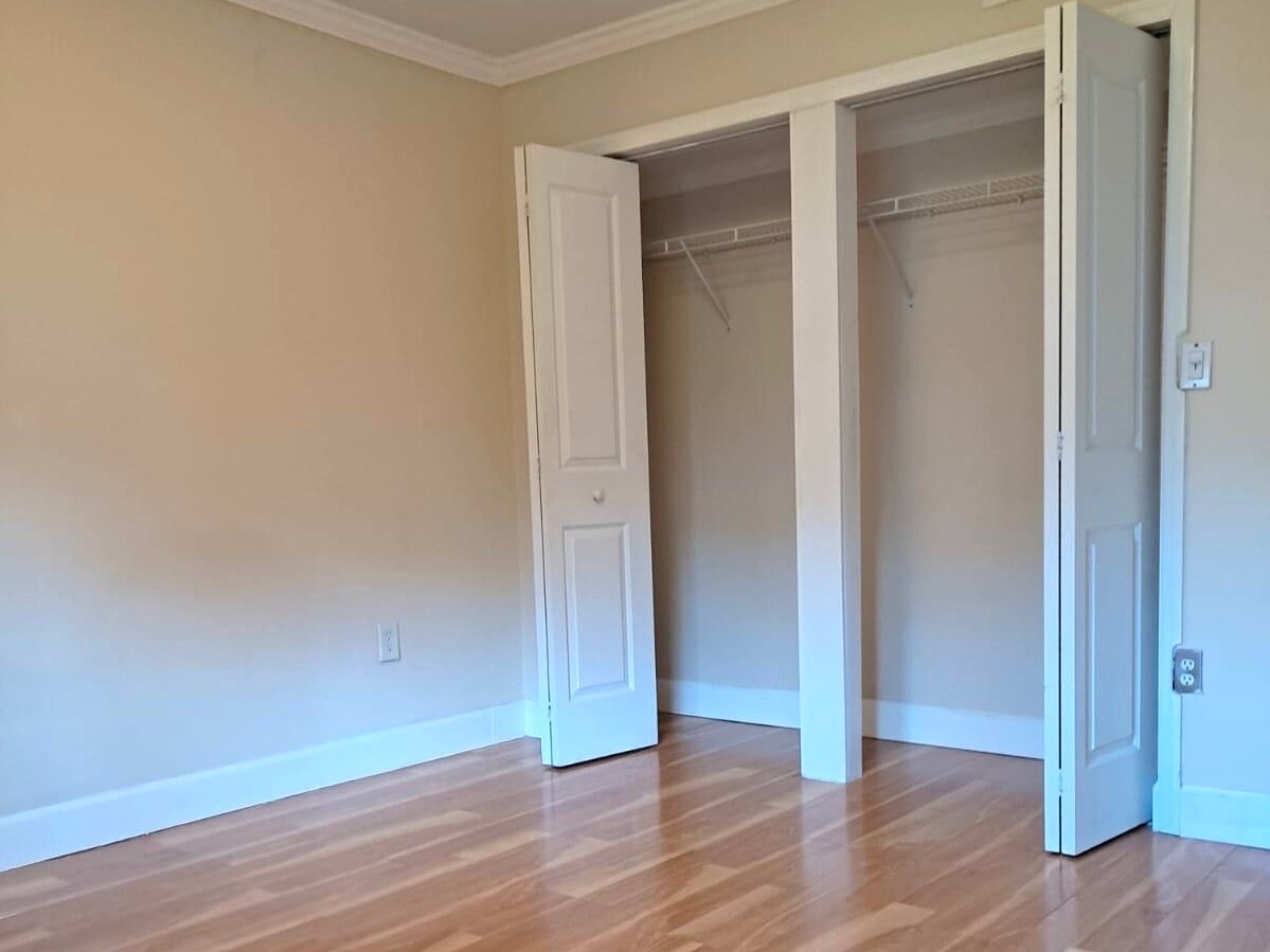 Building Photo - 4635 NW 97th Pl