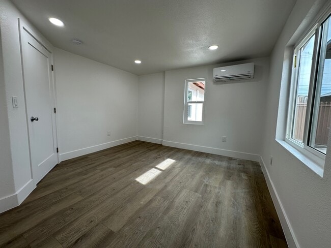 Building Photo - 1309 S Hamilton Blvd