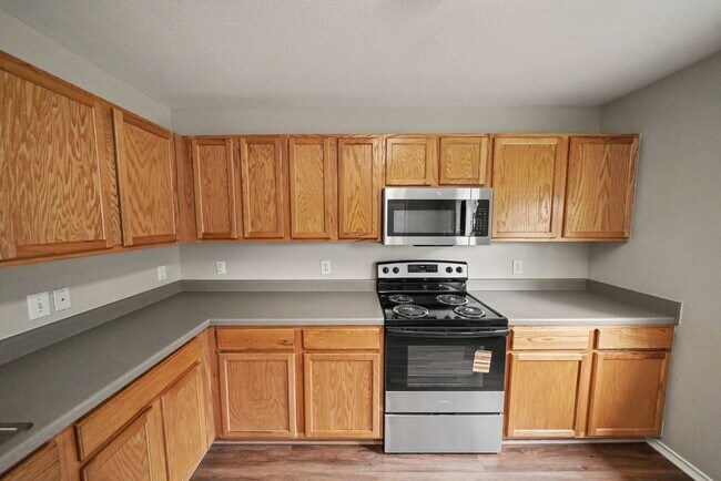 Building Photo - 11114 Hillsdale Loop