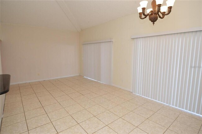 Building Photo - 2904 Lichen Ln