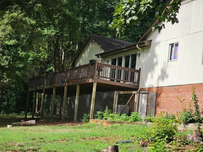 Building Photo - Large Private Lot with 3BR home in Concord!