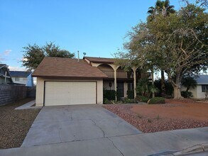 Building Photo - Spacious 4-Bedroom Home with Large Backyard & Covered Patio!