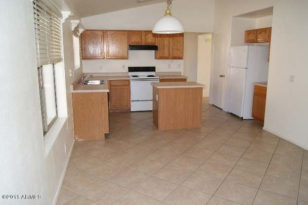 Building Photo - 15733 W Smokey Dr