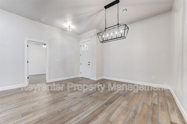 Building Photo - 2609 Dalewood Pl