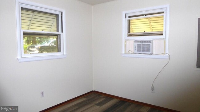 Building Photo - 135 Daffodil Rd
