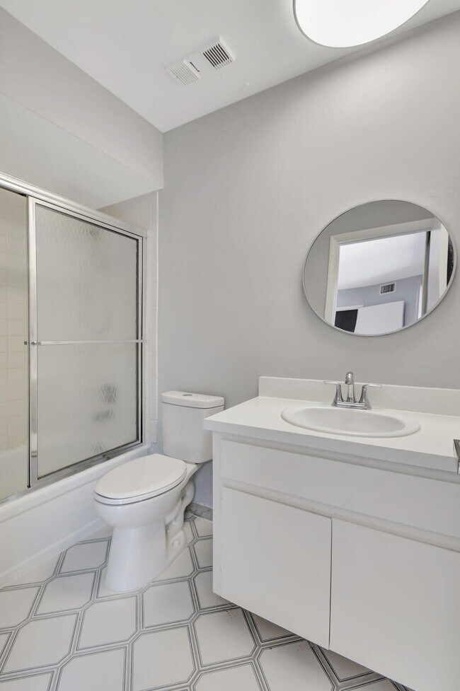 Building Photo - 4185 Turnberry Cir