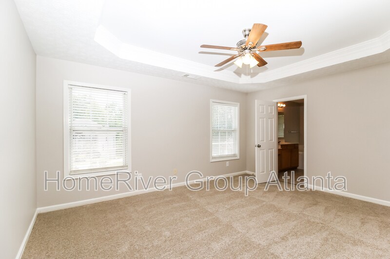 Building Photo - 10 S Links Dr