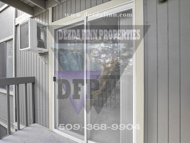 Building Photo - Amenities Abound! 1Bed, 1Bath Condo in Wes...