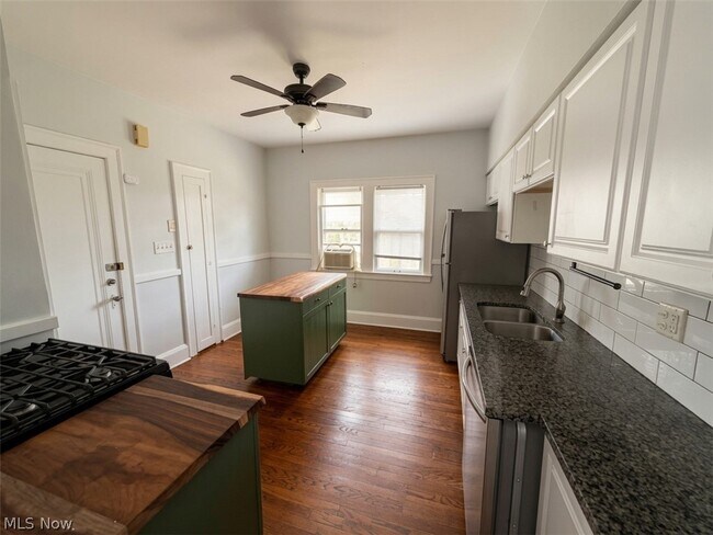 Building Photo - 2287 Ogontz Ave