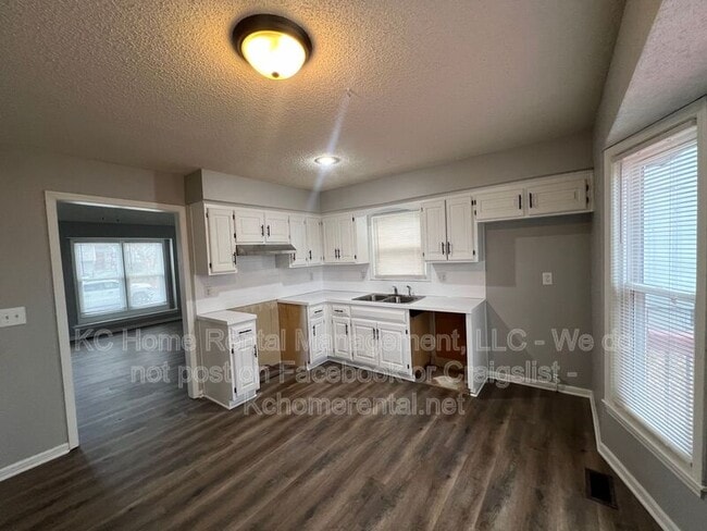 Building Photo - 1416 SE 7th Pl