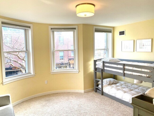 Building Photo - 47 Harvard St