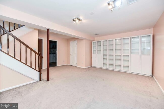 Building Photo - 261 Gundry Dr