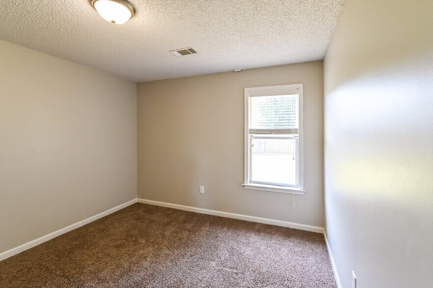 Building Photo - 9073 Bellehurst Dr