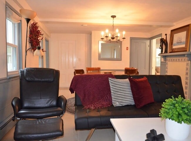 Building Photo - WINTER RENTAL: Captain John Butman House