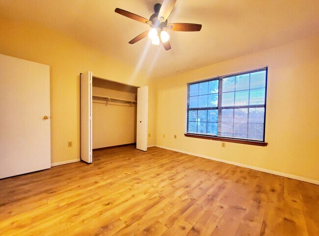 Building Photo - 2745 Brookshire Ln