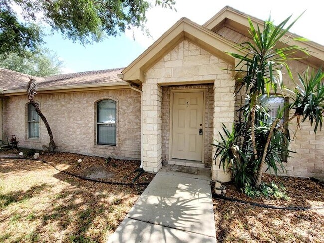 Building Photo - 2402 Tahiti Dr