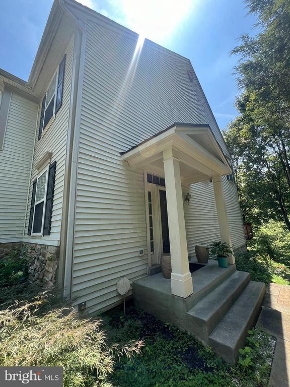 Building Photo - 7300 Rocky Creek Dr