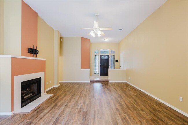 Building Photo - 6614 Bramber Ln