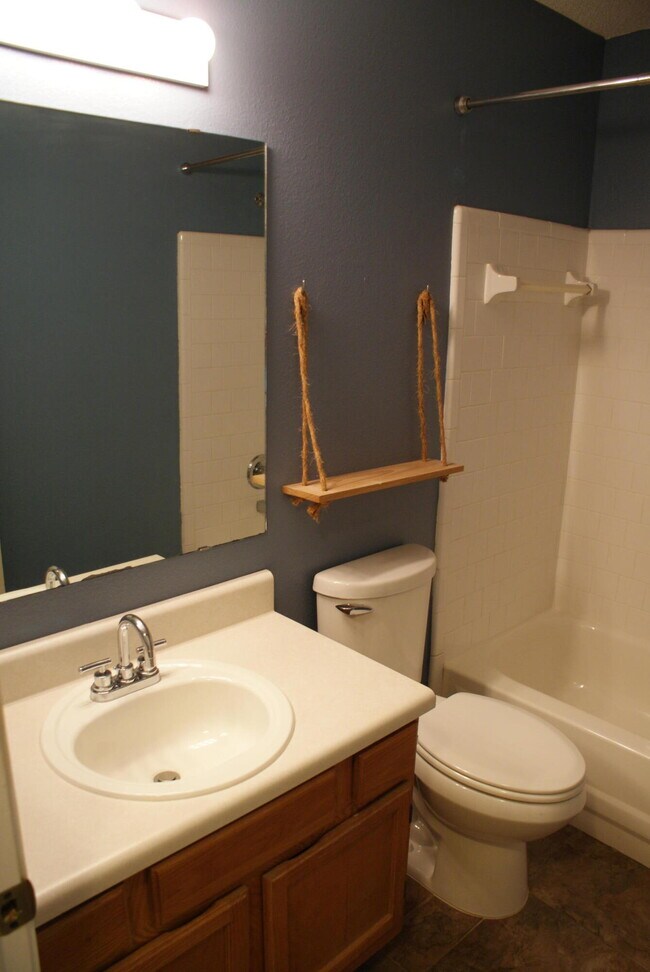 Building Photo - 2771 River Run Rd