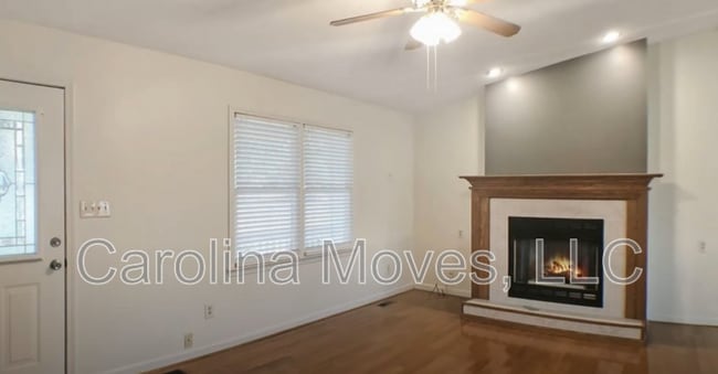 Building Photo - 313 Kilt Ct