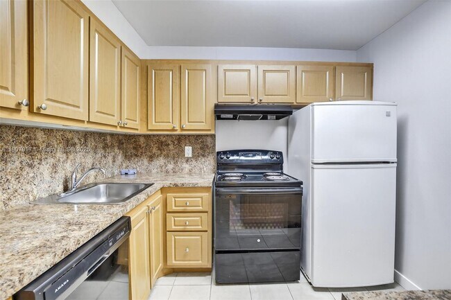 Building Photo - 6500 Cypress Rd