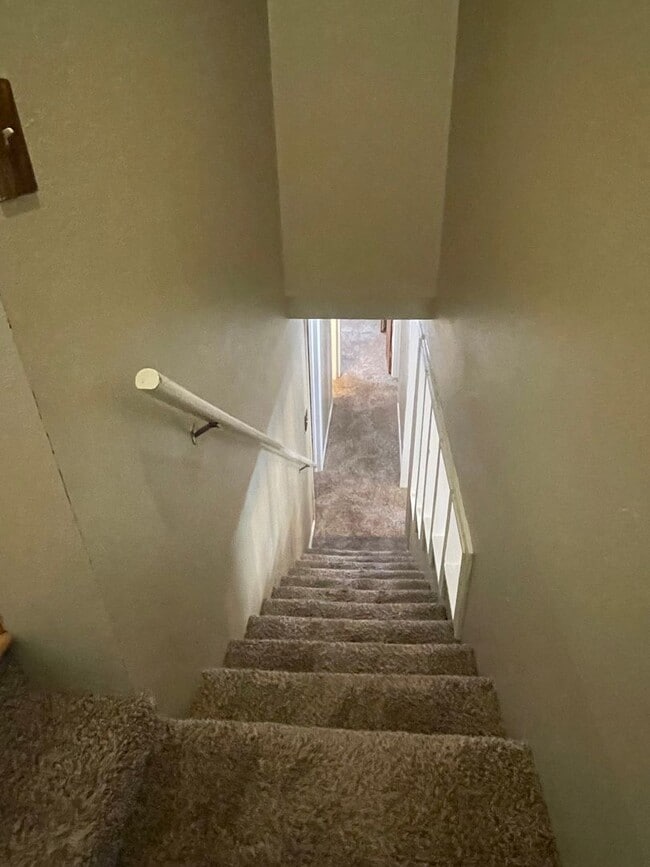 Building Photo - STUDENTS WELCOME! 4 Bed 2 Bath Home in West Ft Collins w/ Garage and Fenced Yard